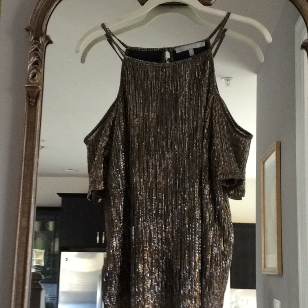 Sweet Rain cold shoulder cocktail top